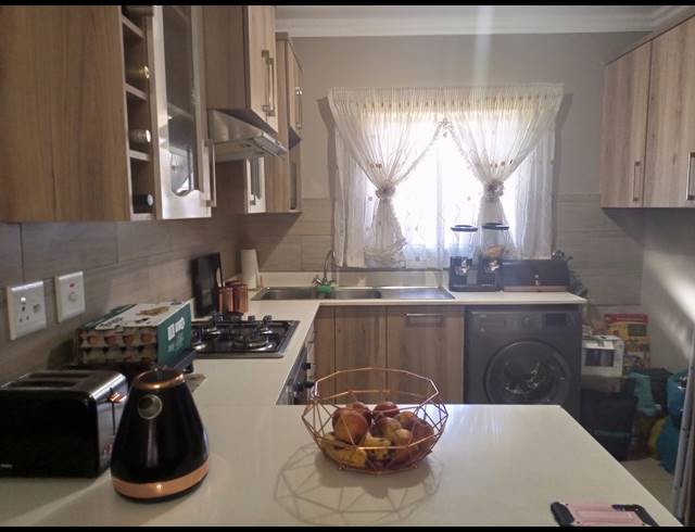 2 BEDROOM TOWNHOUSE FOR SALE IN ANDEON